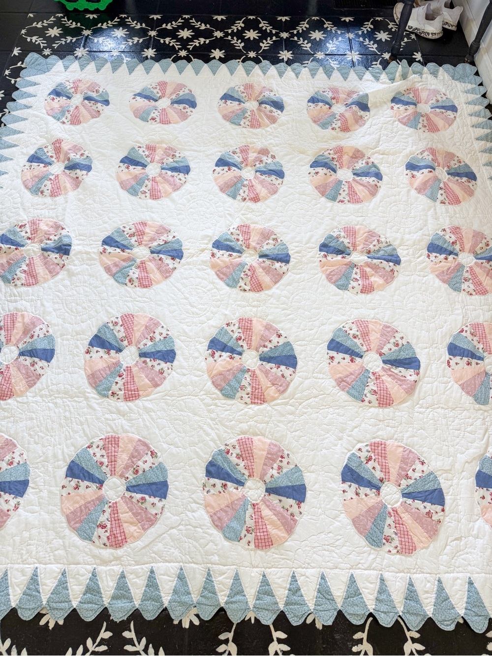 Beautiful Pink & Blue Scalloped Edge Quilt